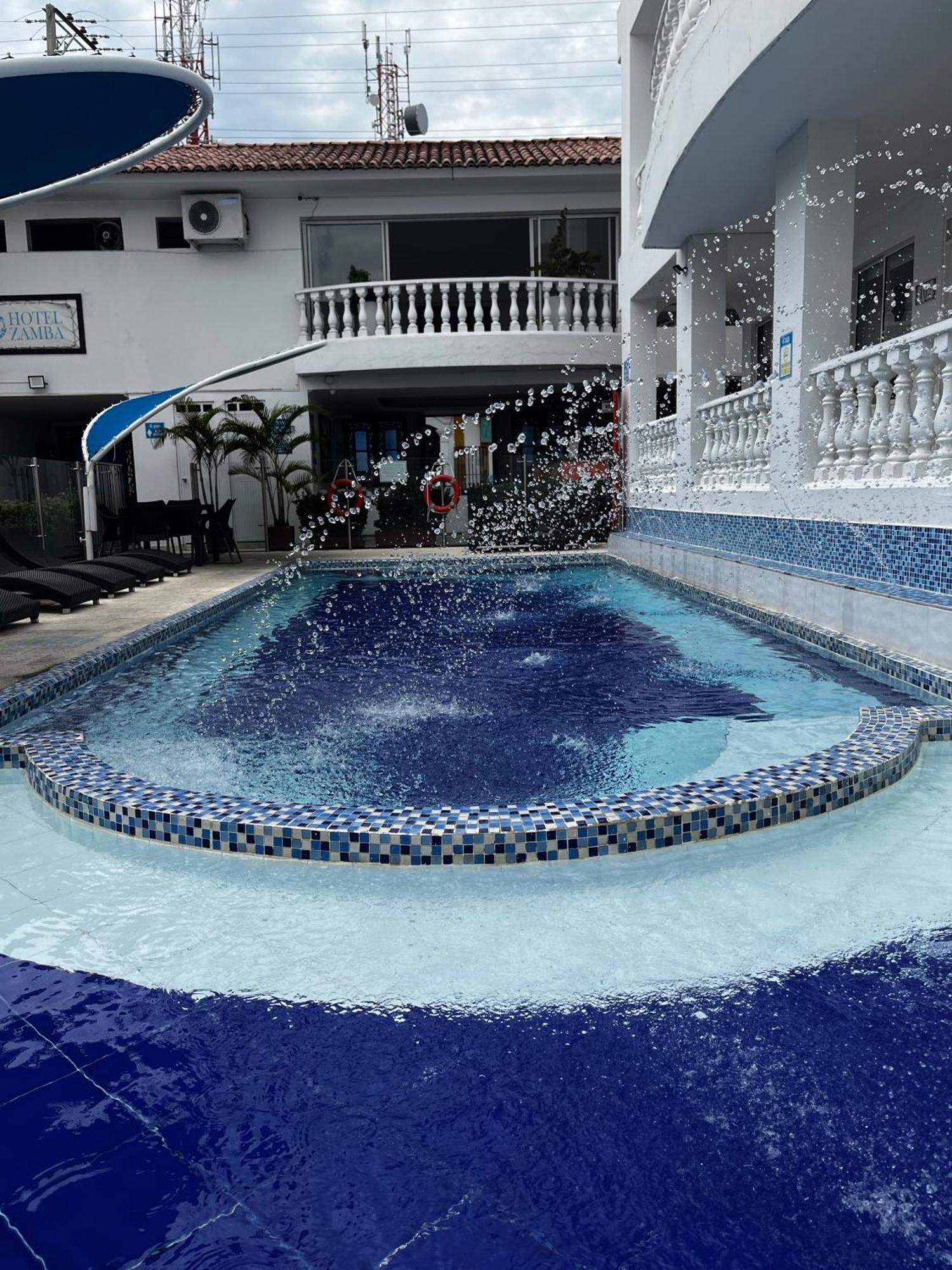 Hotel Zamba Girardot Kültér fotó