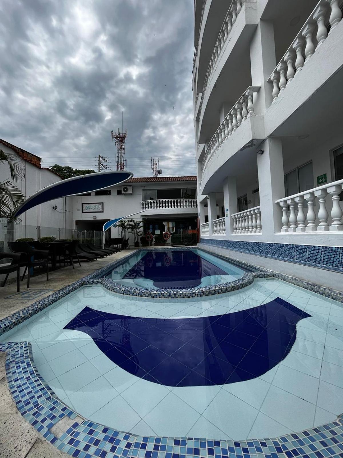 Hotel Zamba Girardot Kültér fotó