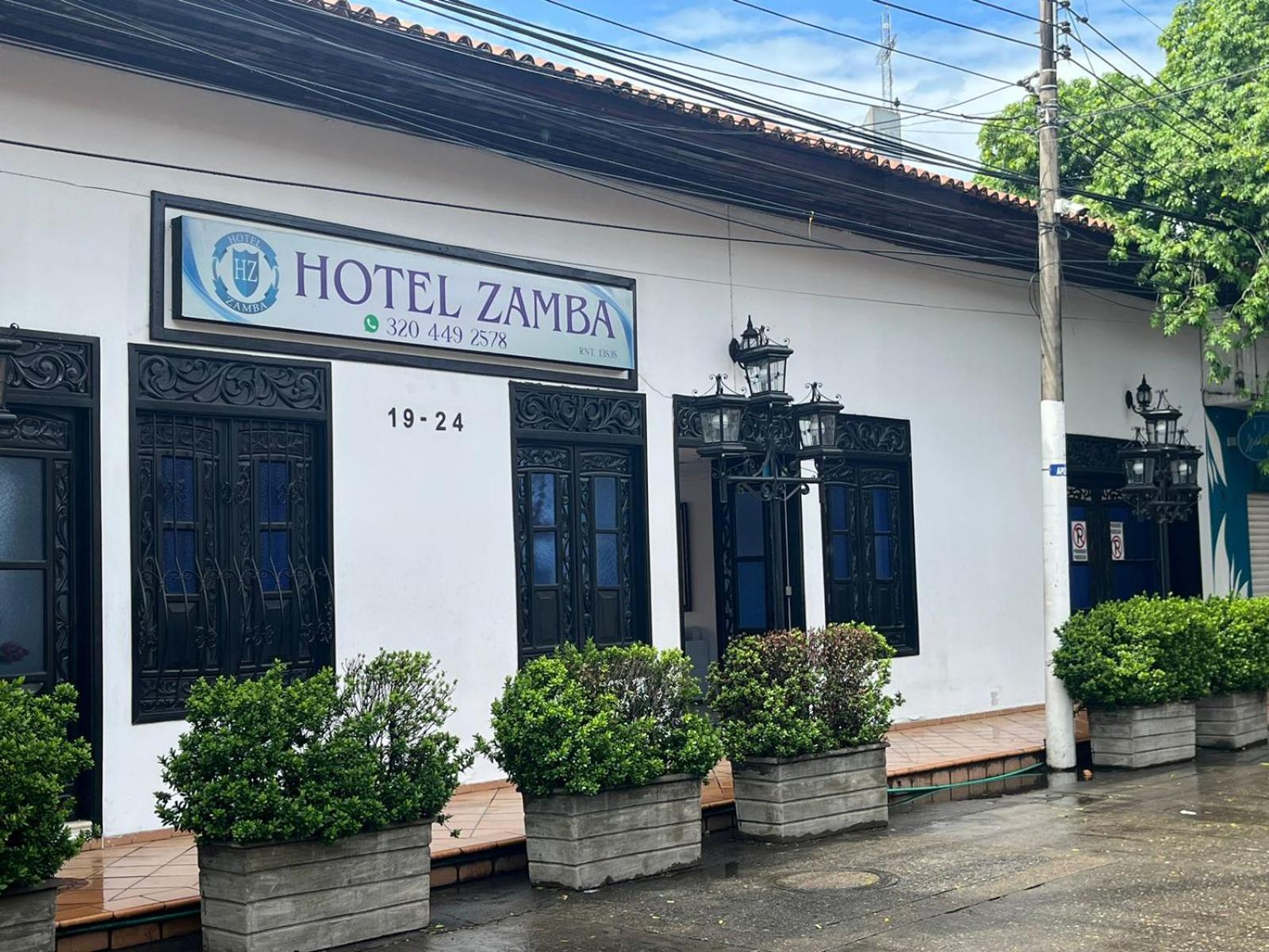 Hotel Zamba Girardot Kültér fotó