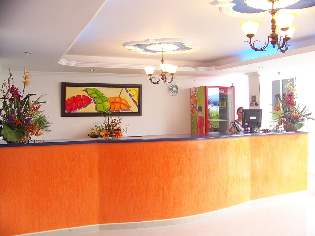 Hotel Zamba Girardot Kültér fotó